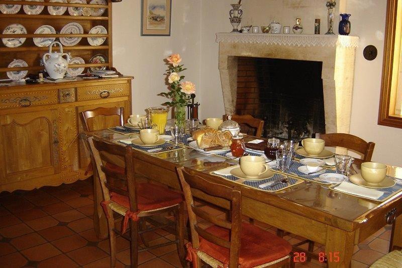Chambres D'Hotes Domaine Le Fragnaud Saint-Porchaire Luaran gambar