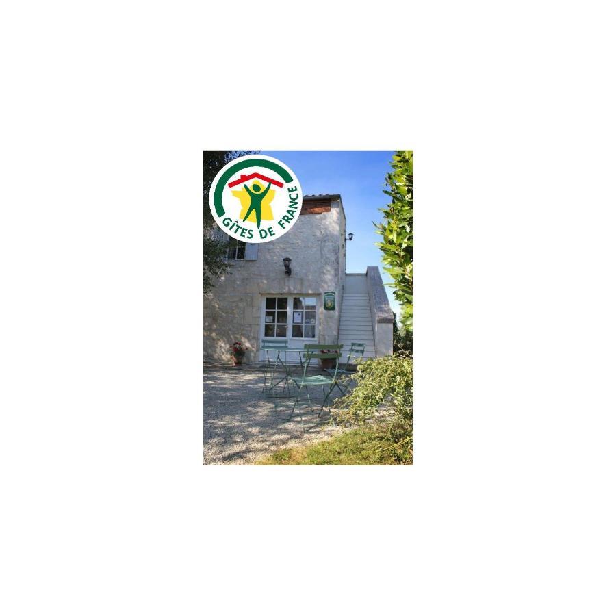 Chambres D'Hotes Domaine Le Fragnaud Saint-Porchaire Luaran gambar
